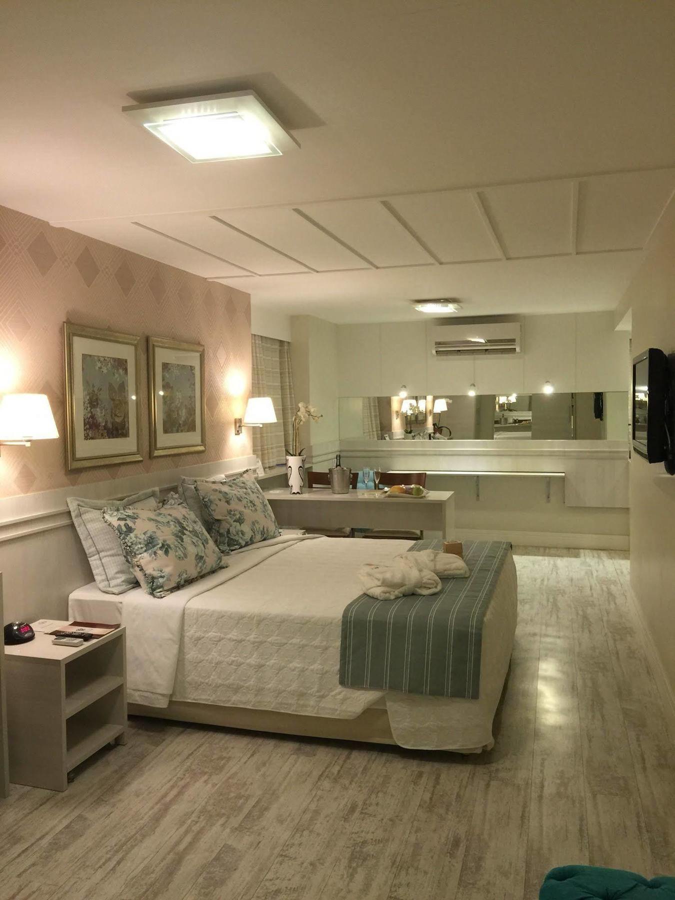 Palace Hotel קמפוס מראה חיצוני תמונה