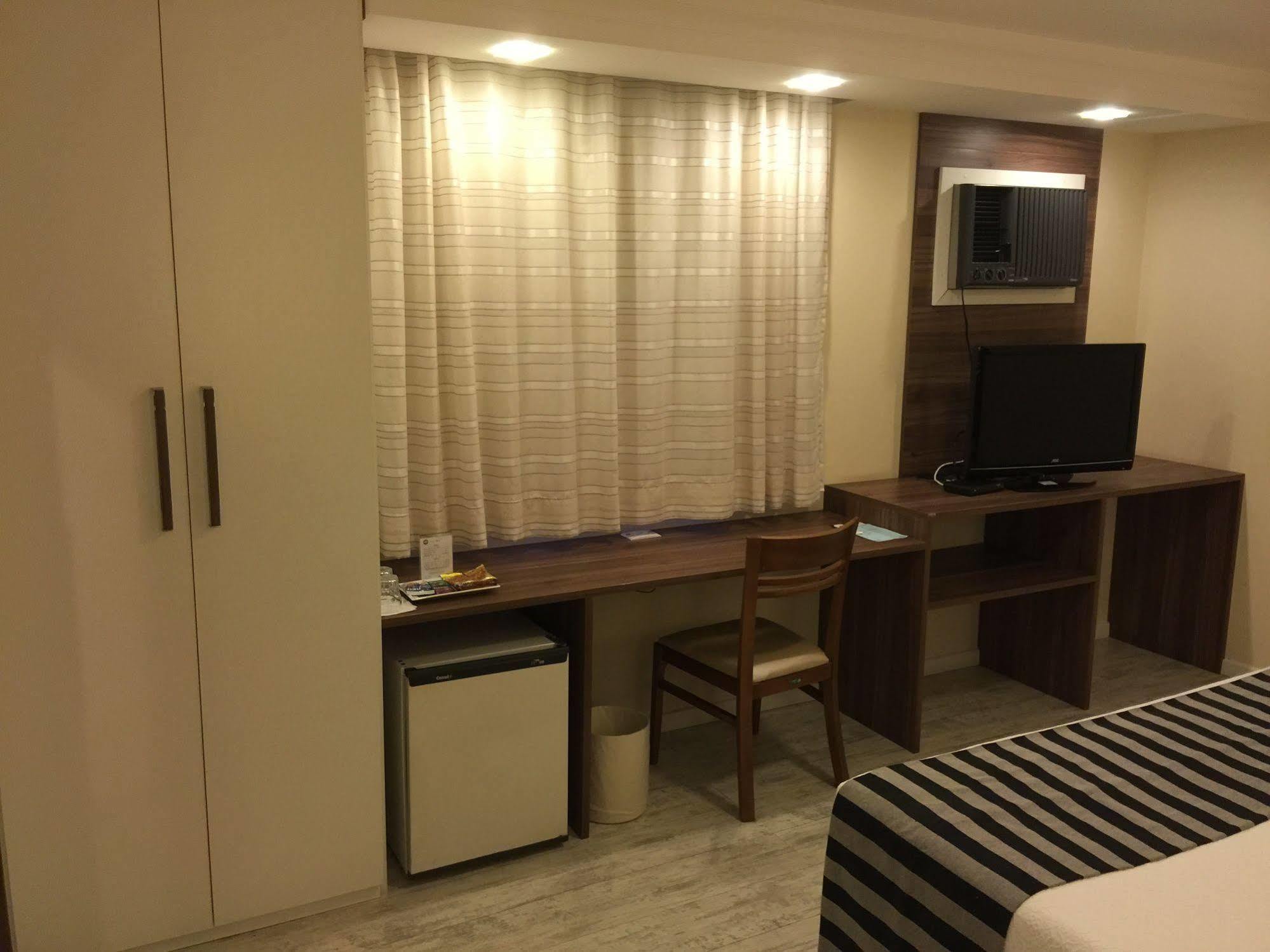 Palace Hotel קמפוס מראה חיצוני תמונה