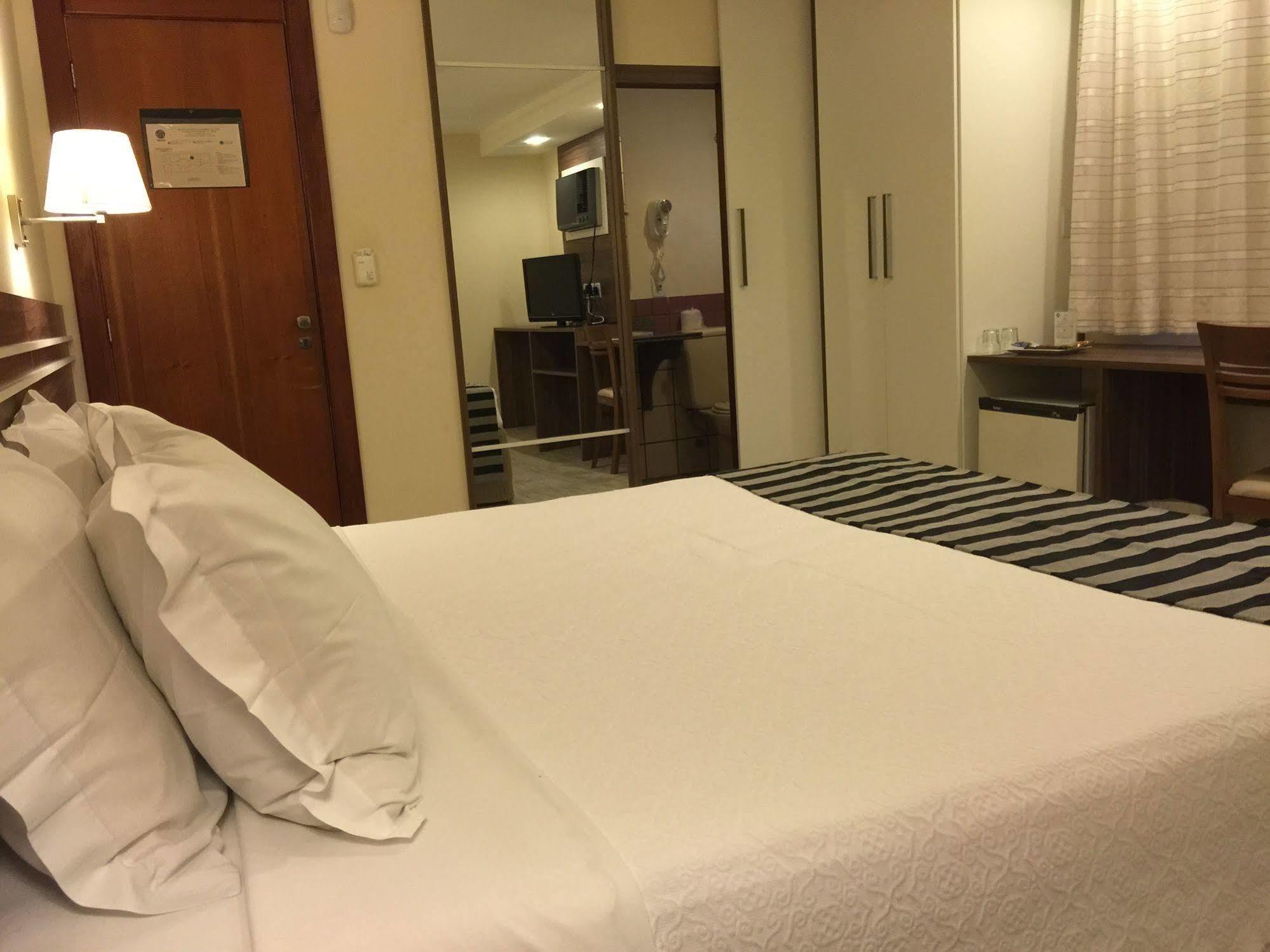 Palace Hotel קמפוס מראה חיצוני תמונה