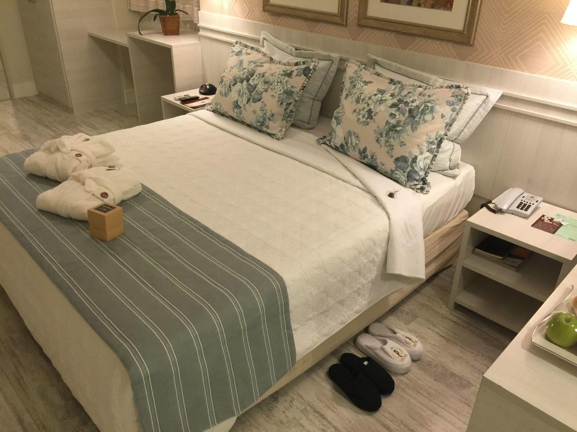Palace Hotel קמפוס מראה חיצוני תמונה